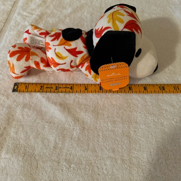 Snoopy dressed for Fall - Picture 8 of 8